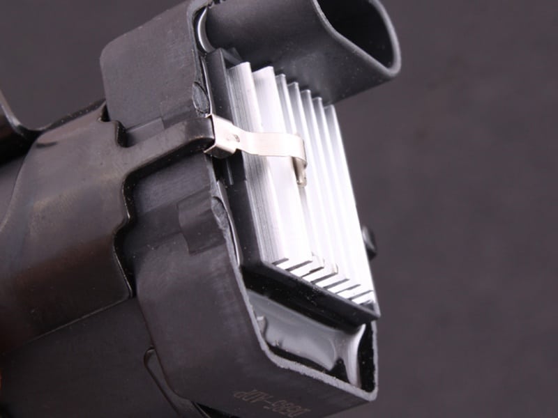 LS2 ignition coil (D585) with integrated ignition amplifier